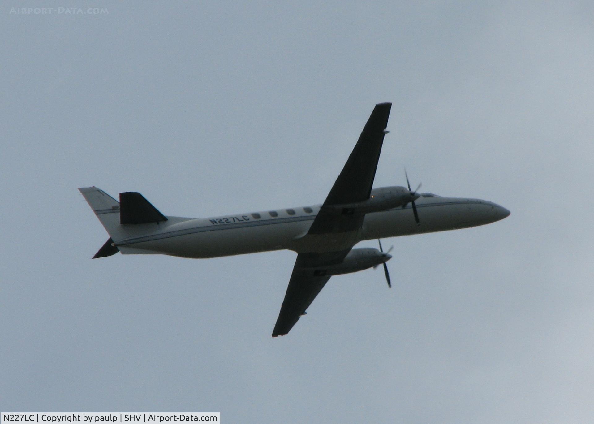 N227LC, 1988 Fairchild SA-227AC Metro III C/N AC-707, Taking off from the Shreveport Regional airport.