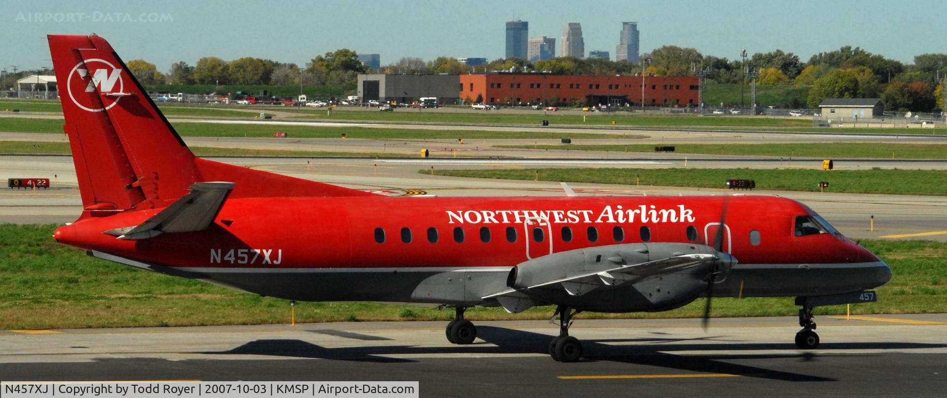 N457XJ, 1998 Saab 340B+ C/N 340B-457, Taxi to gate