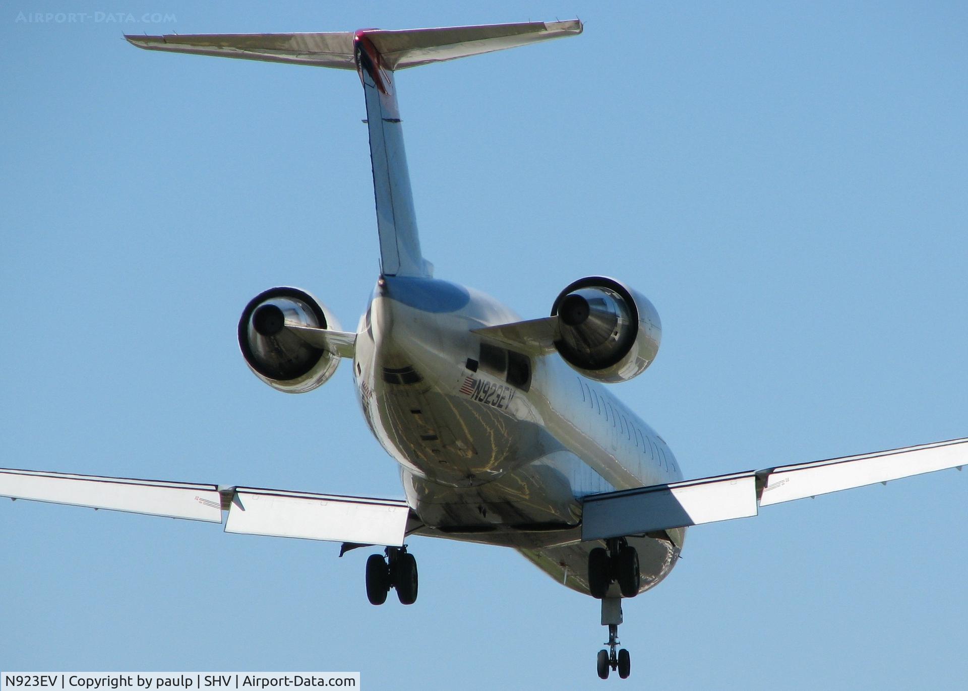 N923EV, 2003 Bombardier CRJ-200ER (CL-600-2B19) C/N 7826, Landing at the Shreveport Regional airport.