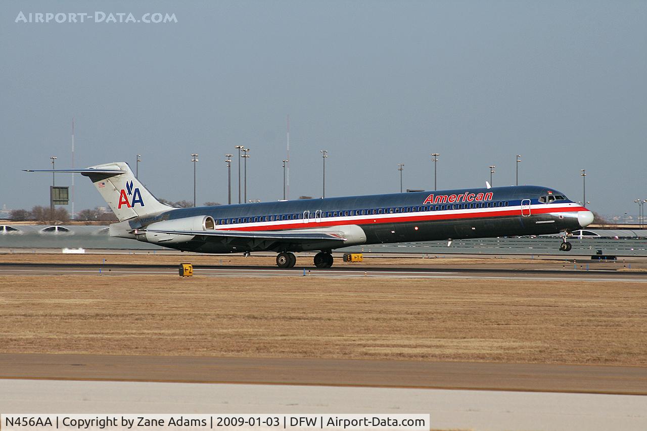N456AA, 1988 McDonnell Douglas MD-82 (DC-9-82) C/N 49561, American Airlines MD-80 at DFW