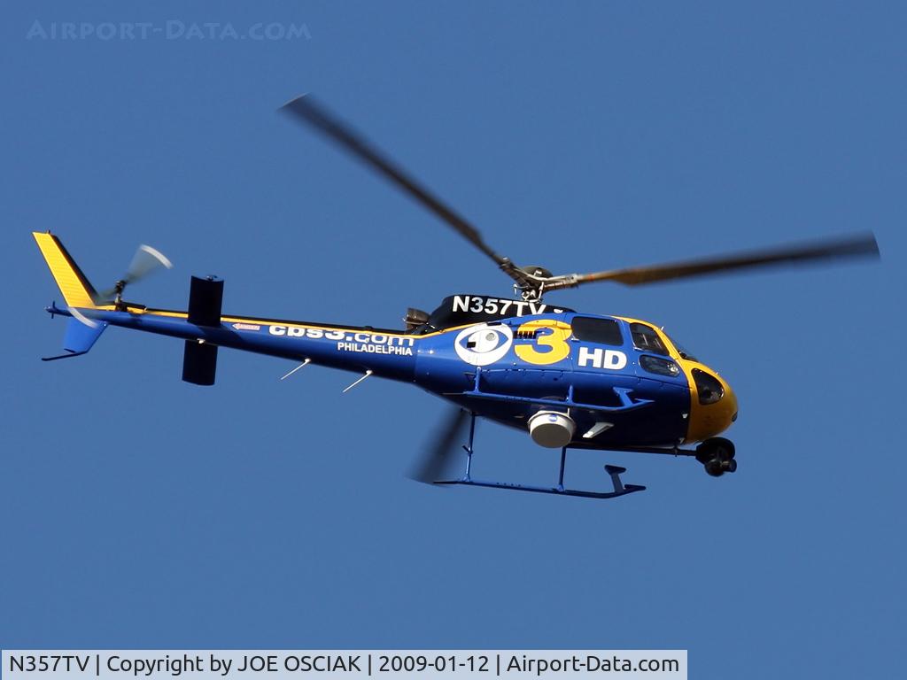 N357TV, 1990 Aerospatiale AS-350BA Ecureuil C/N 2376, Over Hammonton,NJ for a news story.