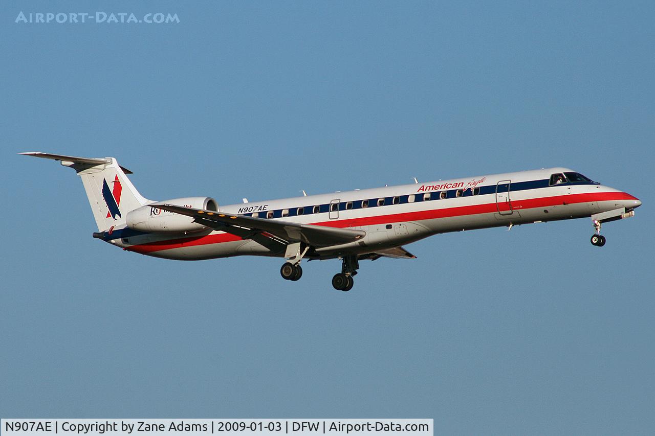 N907AE, 2005 Embraer ERJ-145LR (EMB-145LR) C/N 14500895, American Eagle at DFW
