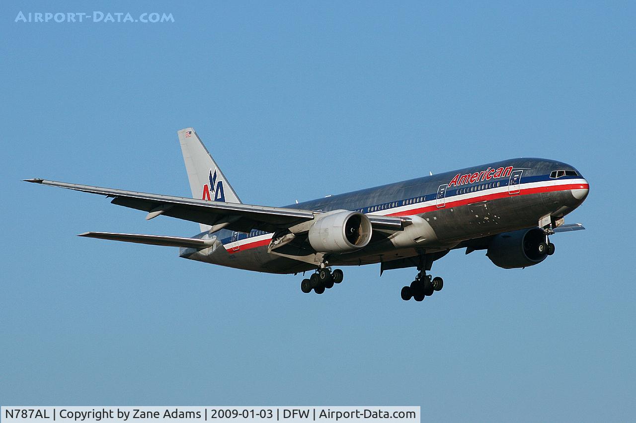 N787AL, 2000 Boeing 777-223 C/N 30010, American Airlines 777 on approach to DFW