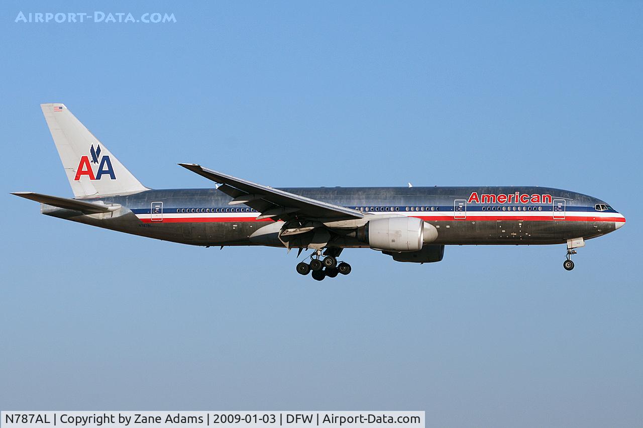 N787AL, 2000 Boeing 777-223 C/N 30010, American Airlines 777 on approach to DFW