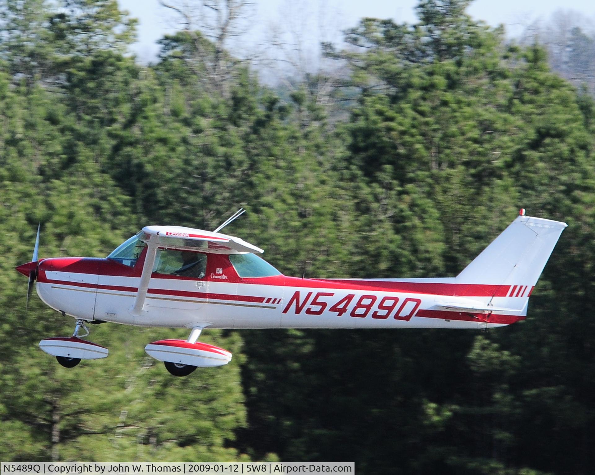 N5489Q, 1972 Cessna 150L C/N 15073389, Departing runway 4