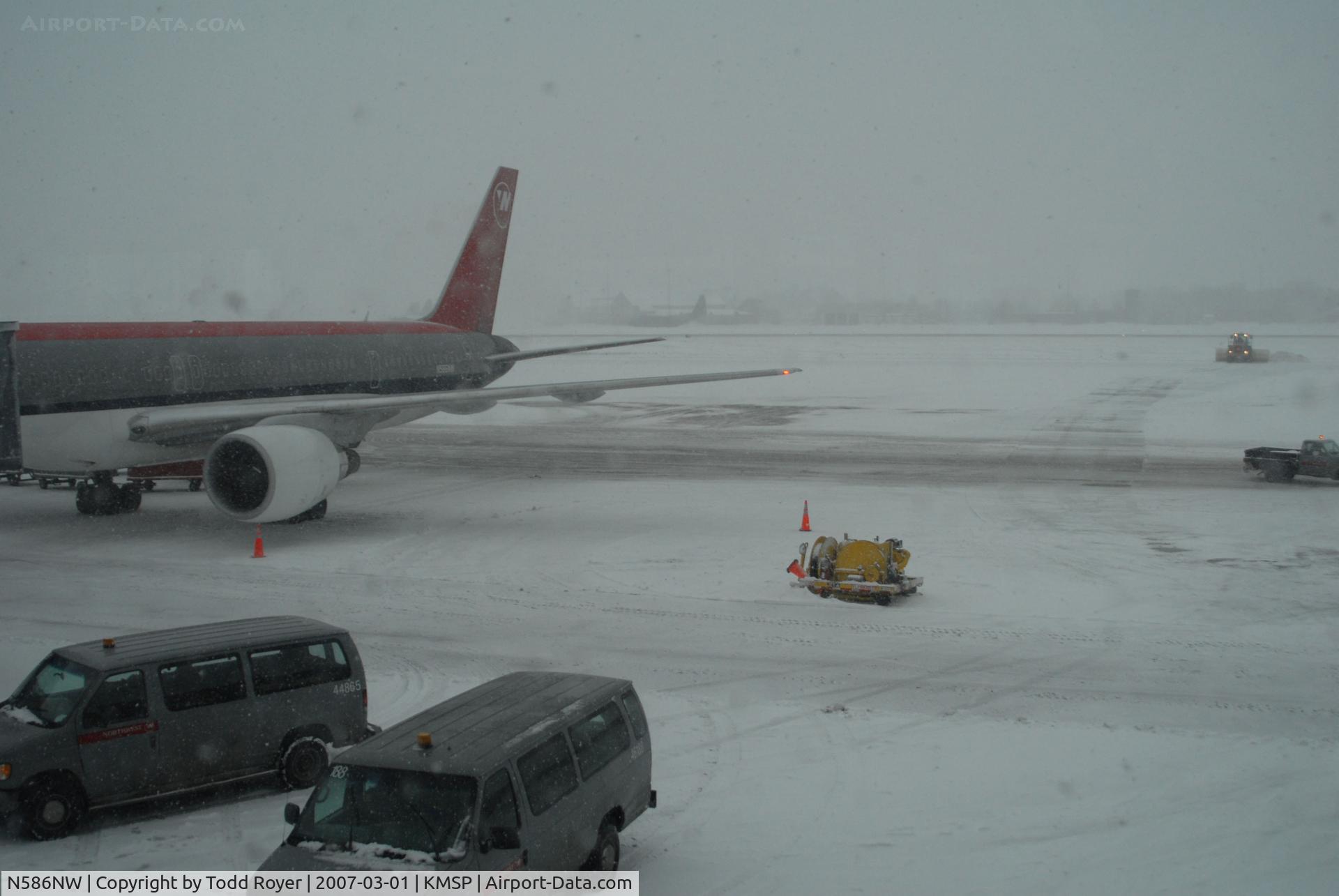 N586NW, 2002 Boeing 757-351 C/N 32987, Not going anywhere for a while