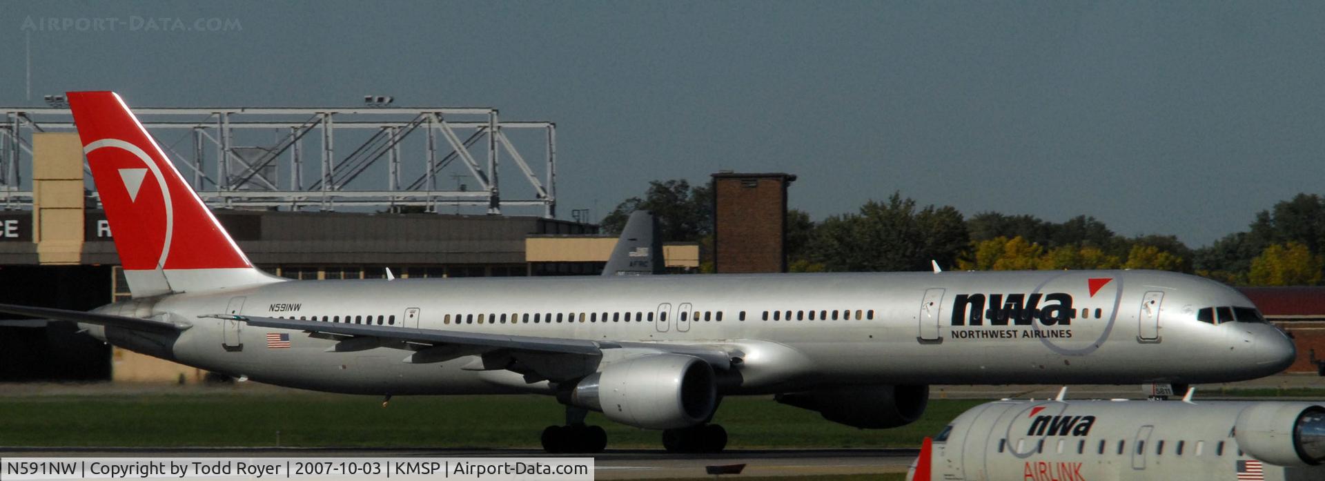 N591NW, 2003 Boeing 757-351 C/N 32991, Departing MSP on 12L