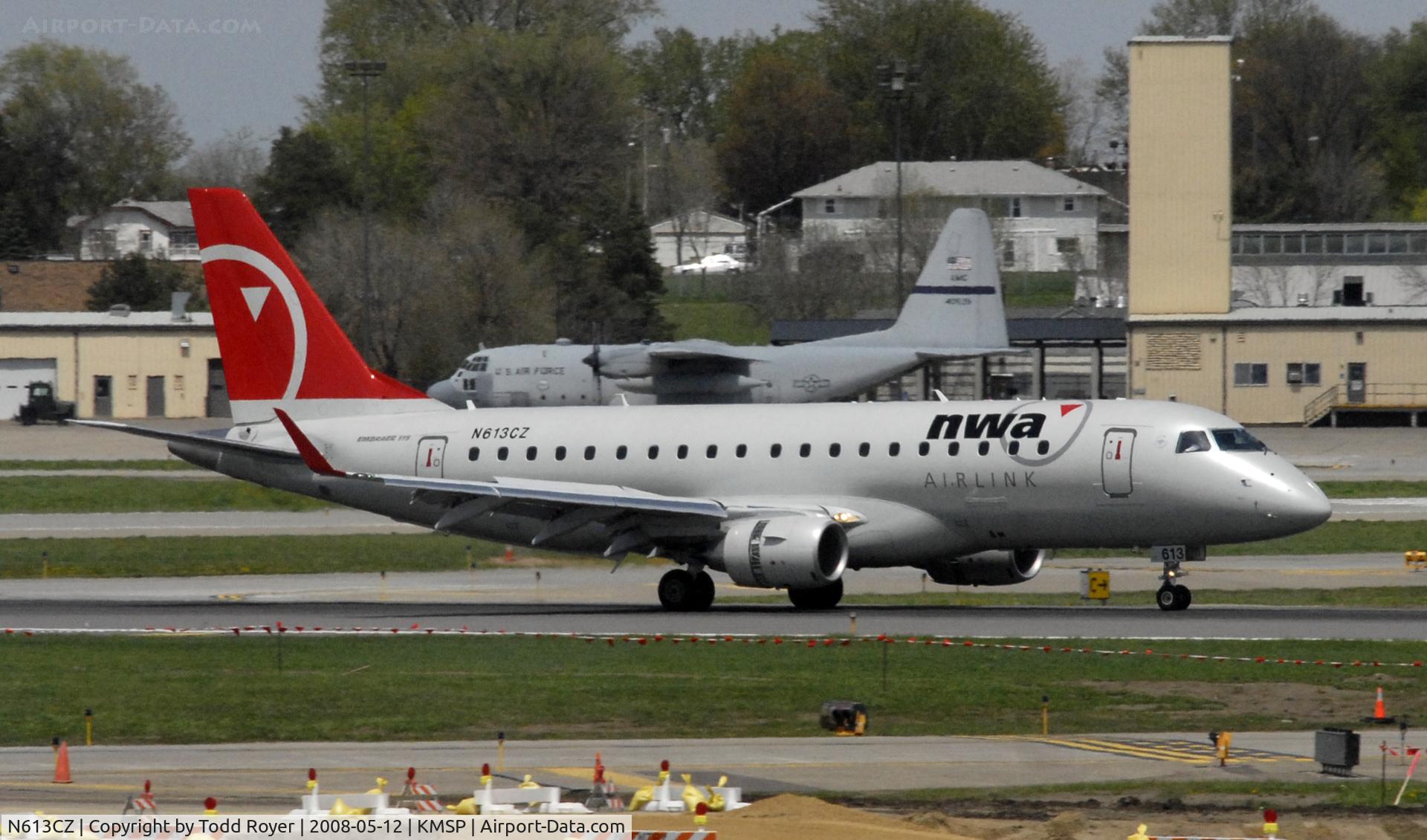 N613CZ, 2008 Embraer 175LR (ERJ-170-200LR) C/N 17000203, Landing Runway 12L at MSP