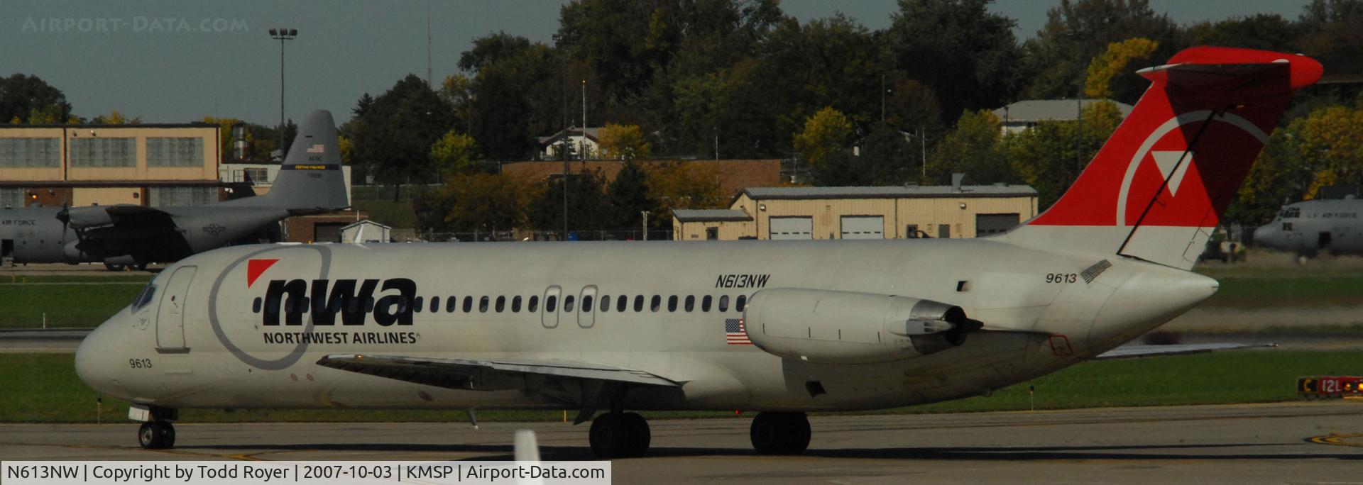 N613NW, 1969 Douglas DC-9-32 C/N 47438, Taxi for departure