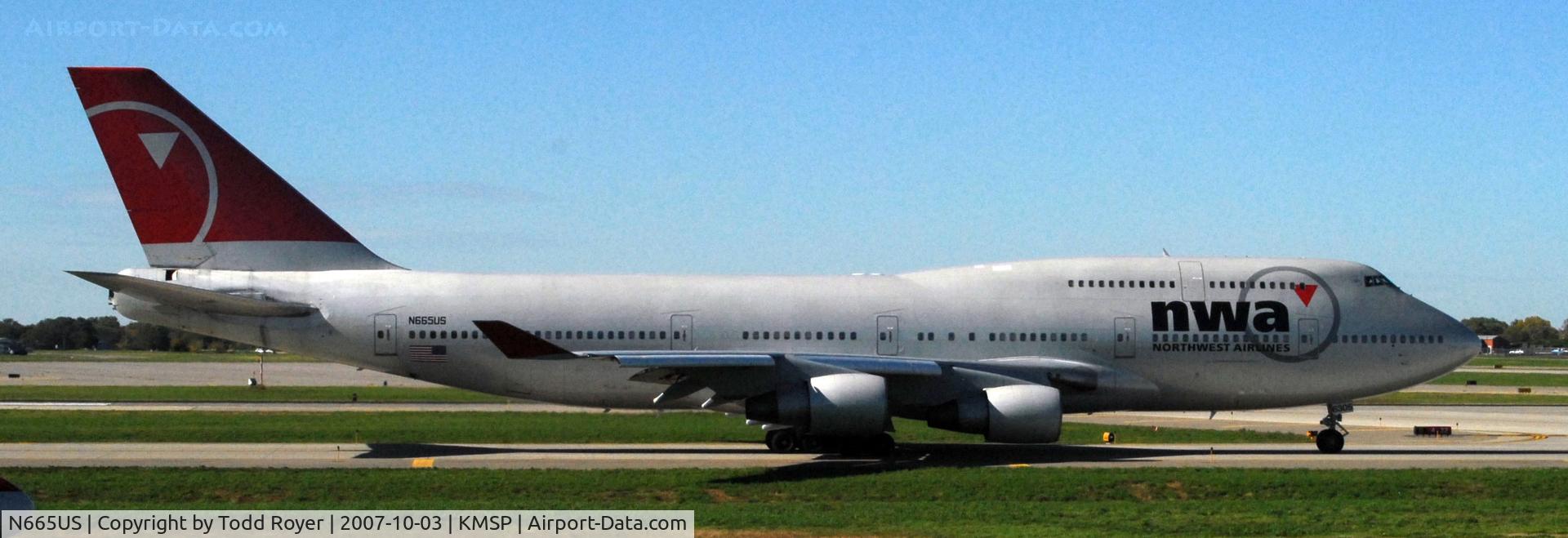 N665US, 1989 Boeing 747-451 C/N 23820, Taxi for departure