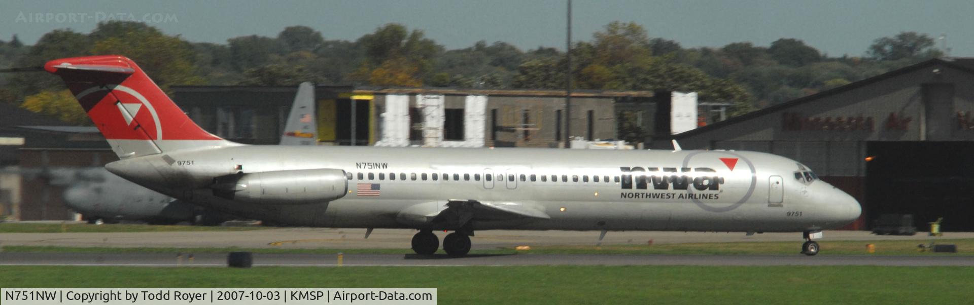 N751NW, 1968 Douglas DC-9-41 C/N 47115, Departing MSP on 12L