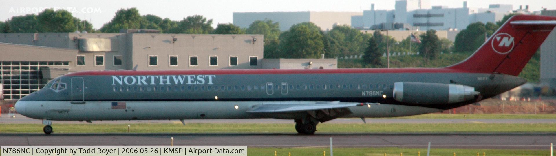 N786NC, 1980 McDonnell Douglas DC-9-51 C/N 48148, Landing Runway 12R at MSP