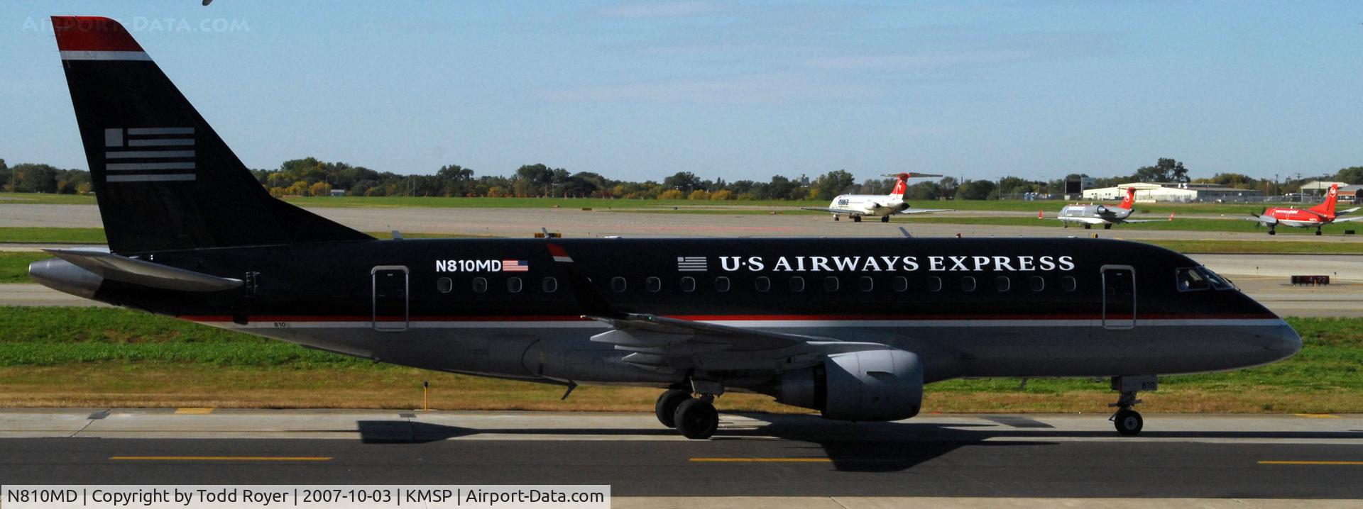 N810MD, 2004 Embraer 170SU (ERJ-170-100SU) C/N 17000026, Taxi to gate