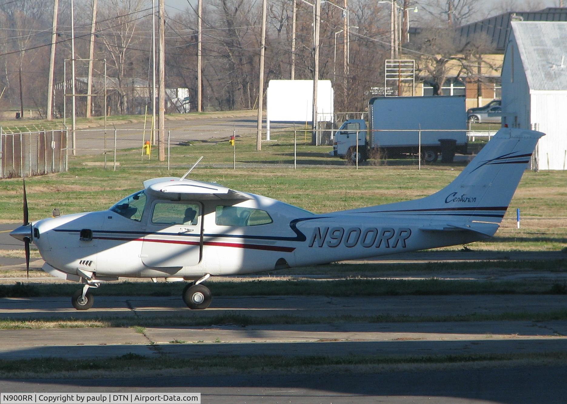 N900RR, 1982 Cessna 210N Centurion C/N 21064676, Parked at the Downtown Shreveport airport.