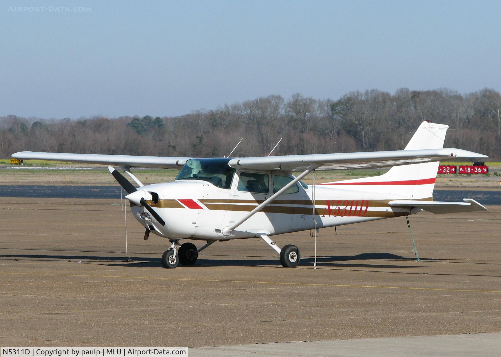 N5311D, 1979 Cessna 172N C/N 17272509, Parked at the Monroe,Louisiana airport.