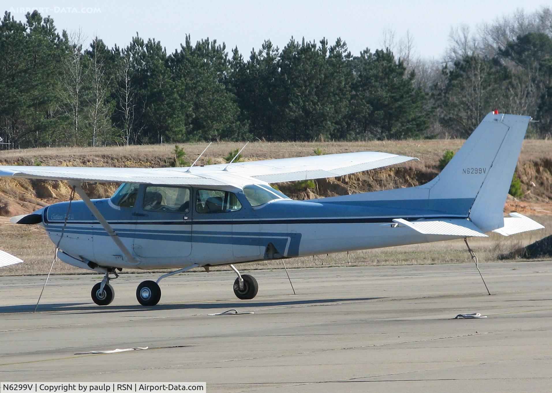 N6299V, 1980 Cessna 172RG Cutlass RG C/N 172RG0614, Parked at the Ruston,Louisiana airport.