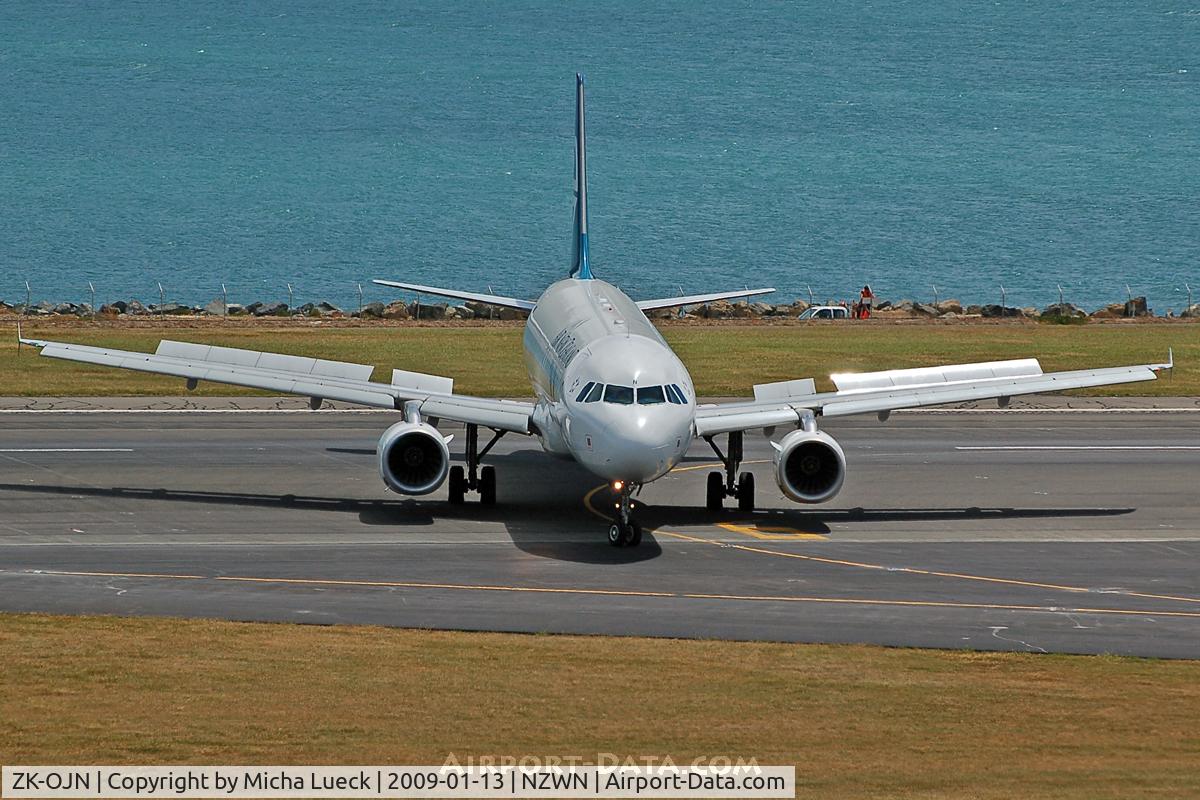 ZK-OJN, 2005 Airbus A320-232 C/N 2594, Just landed in Wellington