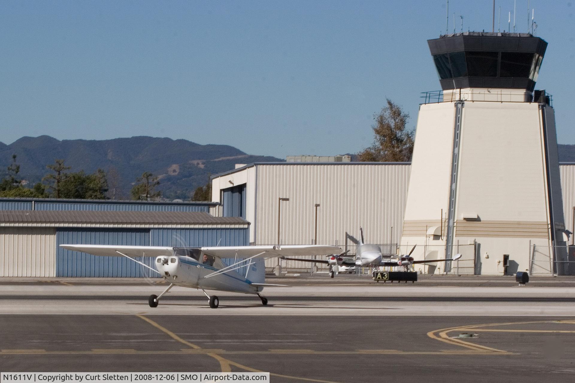N1611V, 1947 Cessna 120 C/N 13783, Cessna 1611V and SMO Tower