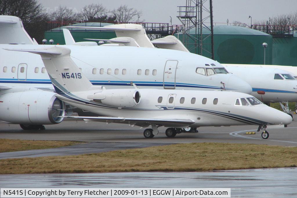 N541S, 1986 Cessna 650 Citation III C/N 650-0115, Cessna 650 about to taxy out at Luton