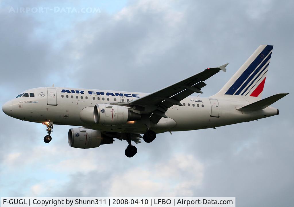 F-GUGL, 2006 Airbus A318-111 C/N 2686, Landing rwy 32L