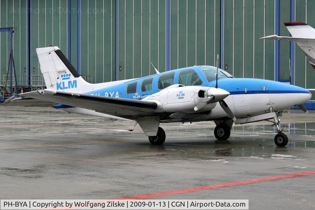 PH-BYA, 1990 Beechcraft 58 Baron C/N TH-1609, visitor