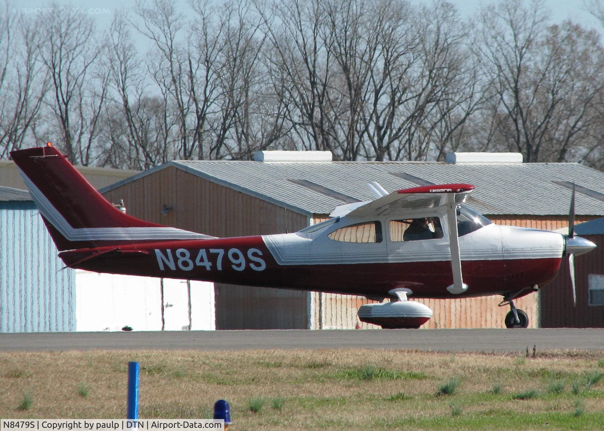 N8479S, 1965 Cessna 182H Skylane C/N 18256579, Taking off from Downtown Shreveport.