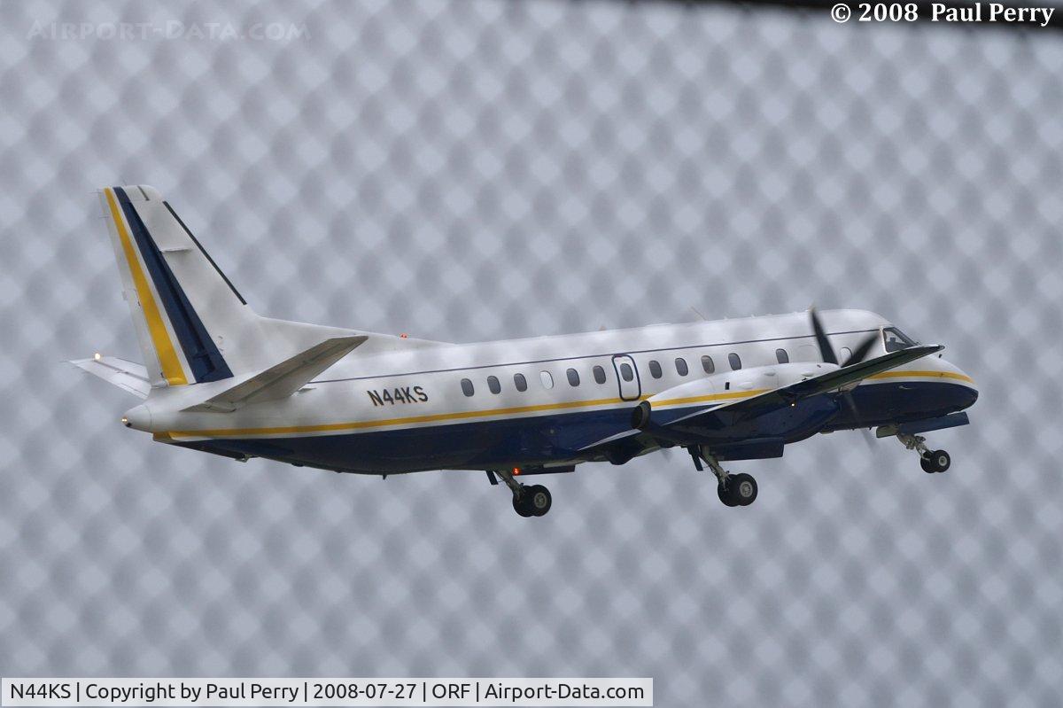 N44KS, 1986 Saab 340A C/N 340A-050, Cleaning up on a dirty day