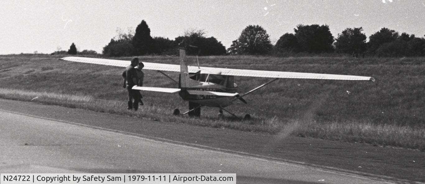 N24722, 1977 Cessna 152 C/N 15280338, Landed on Interstate, like to know why?