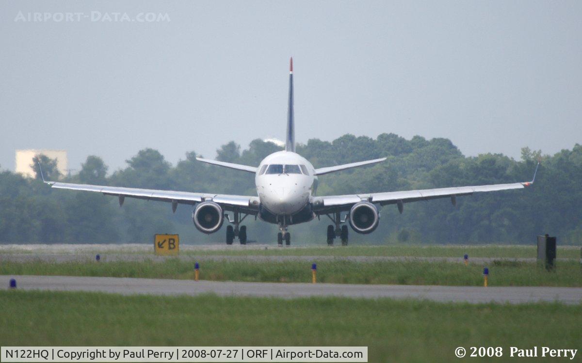 N122HQ, 2007 Embraer 175LR (ERJ-170-200LR) C/N 17000196, Looks quite compact, doesn't she?