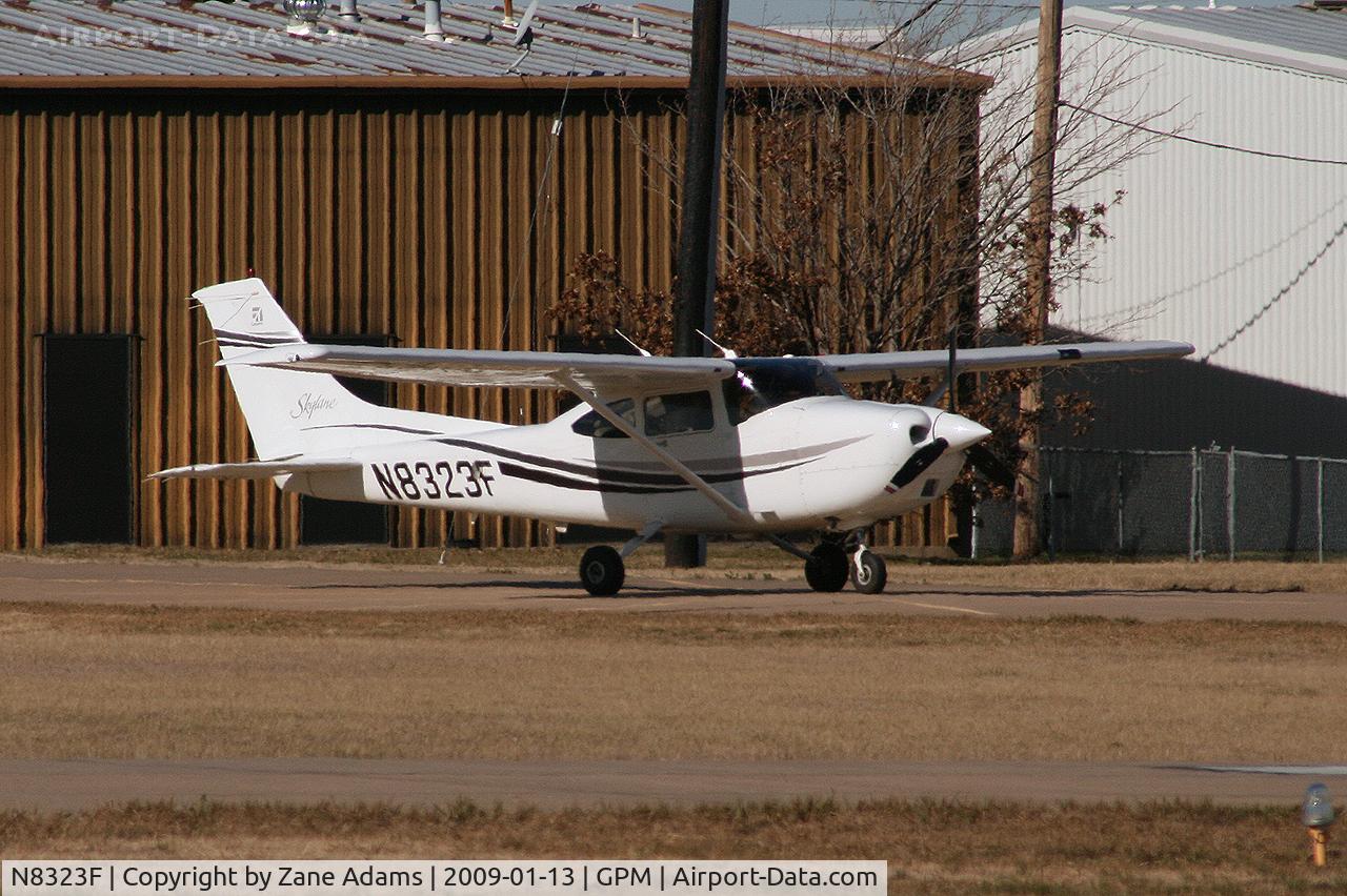 N8323F, 2000 Cessna 182S Skylane C/N 18280879, At Grand Prairie Municipal