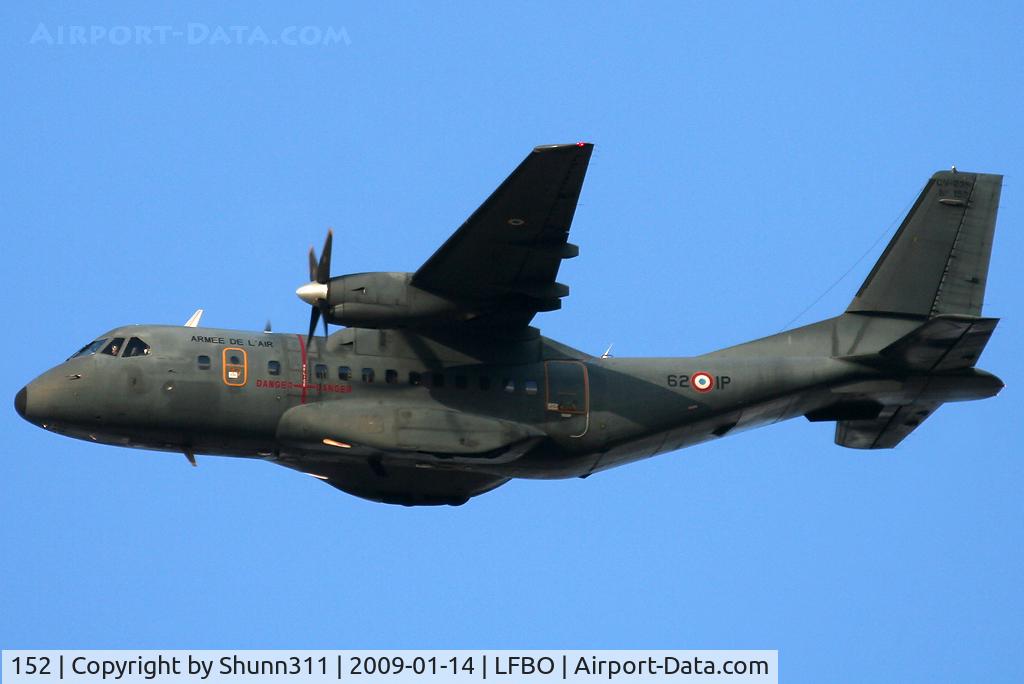 152, Airtech CN-235-200M C/N C152, Take off rwy 32R