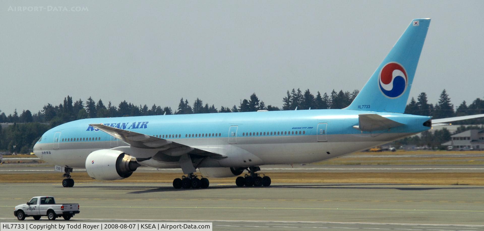 HL7733, 2005 Boeing 777-2B5/ER C/N 34206, Taxi to gate