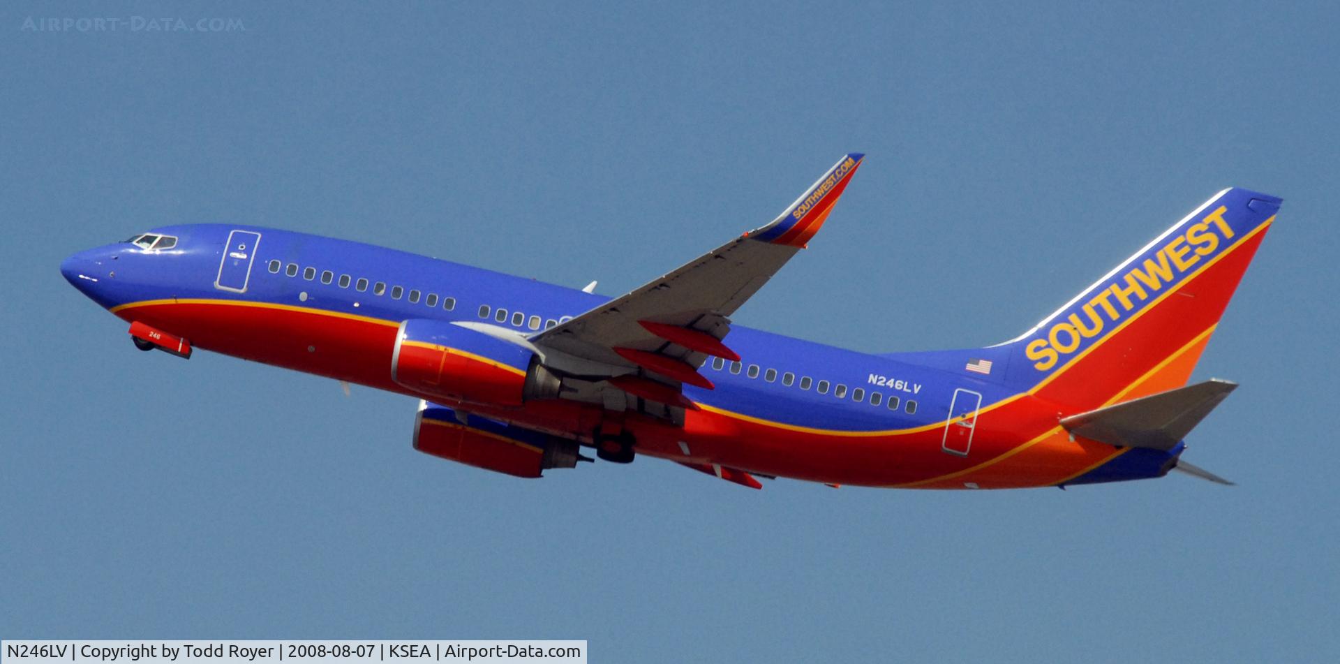 N246LV, 2006 Boeing 737-7H4 C/N 32507, Departing SEA on 16L
