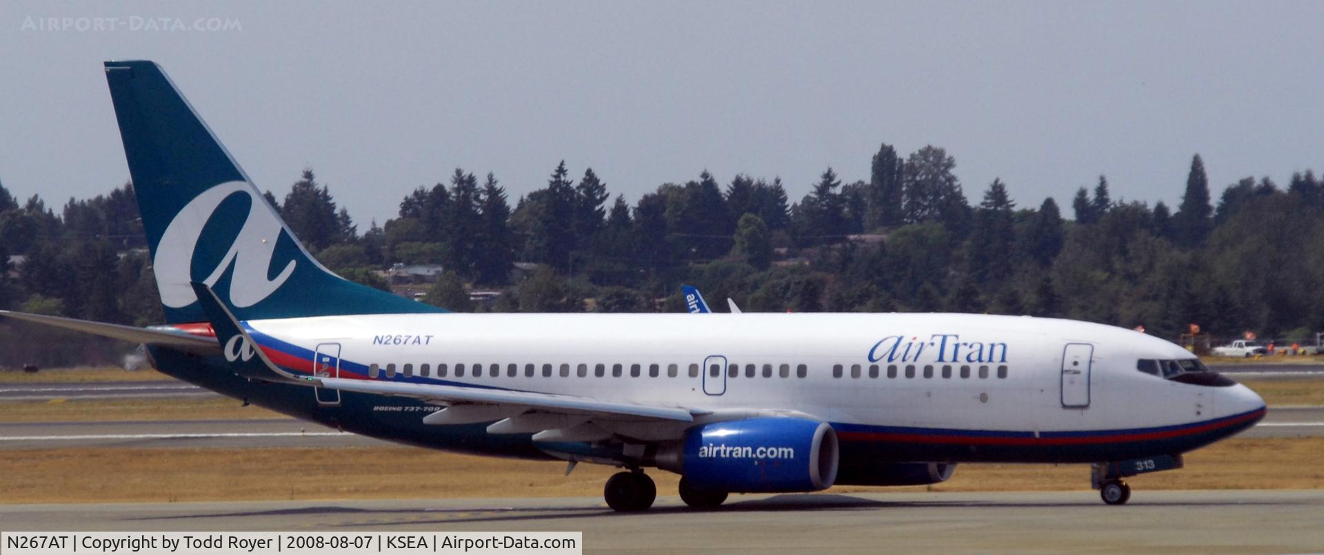 N267AT, 2005 Boeing 737-7BD C/N 33919, Taxi for departure