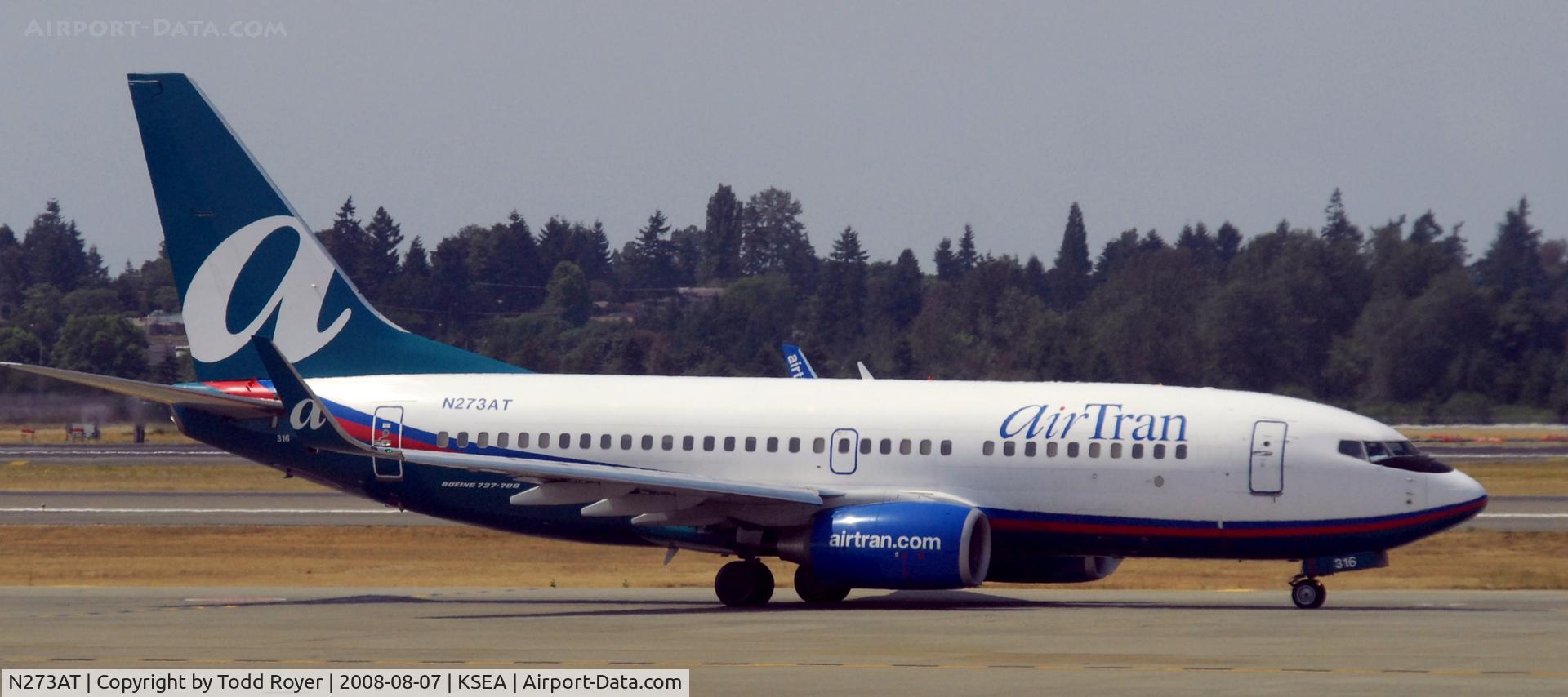 N273AT, 2005 Boeing 737-76N C/N 32662, Taxi for departure