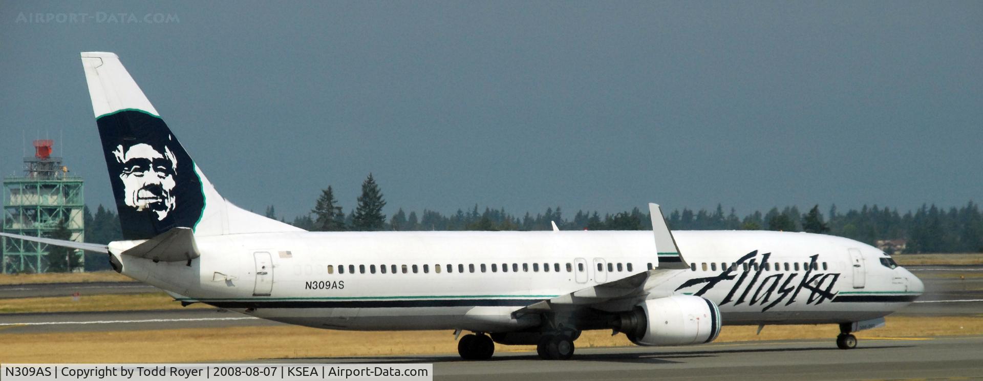 N309AS, 2001 Boeing 737-990 C/N 30857, Taxi to gate