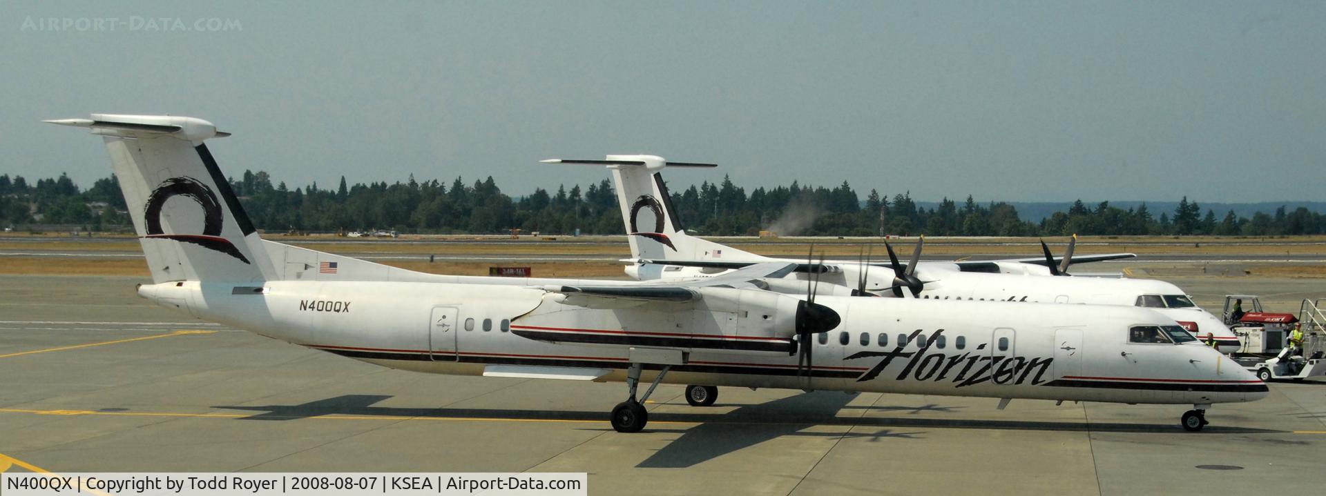 N400QX, 2000 Bombardier DHC-8-402 Dash 8 C/N 4030, Preparing for departure