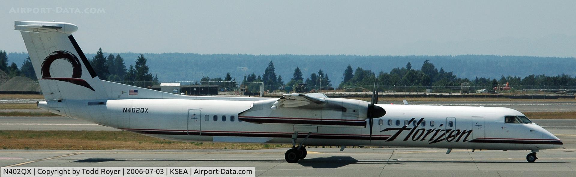 N402QX, 2001 Bombardier DHC-8-402 Dash 8 C/N 4032, Taxi for departure