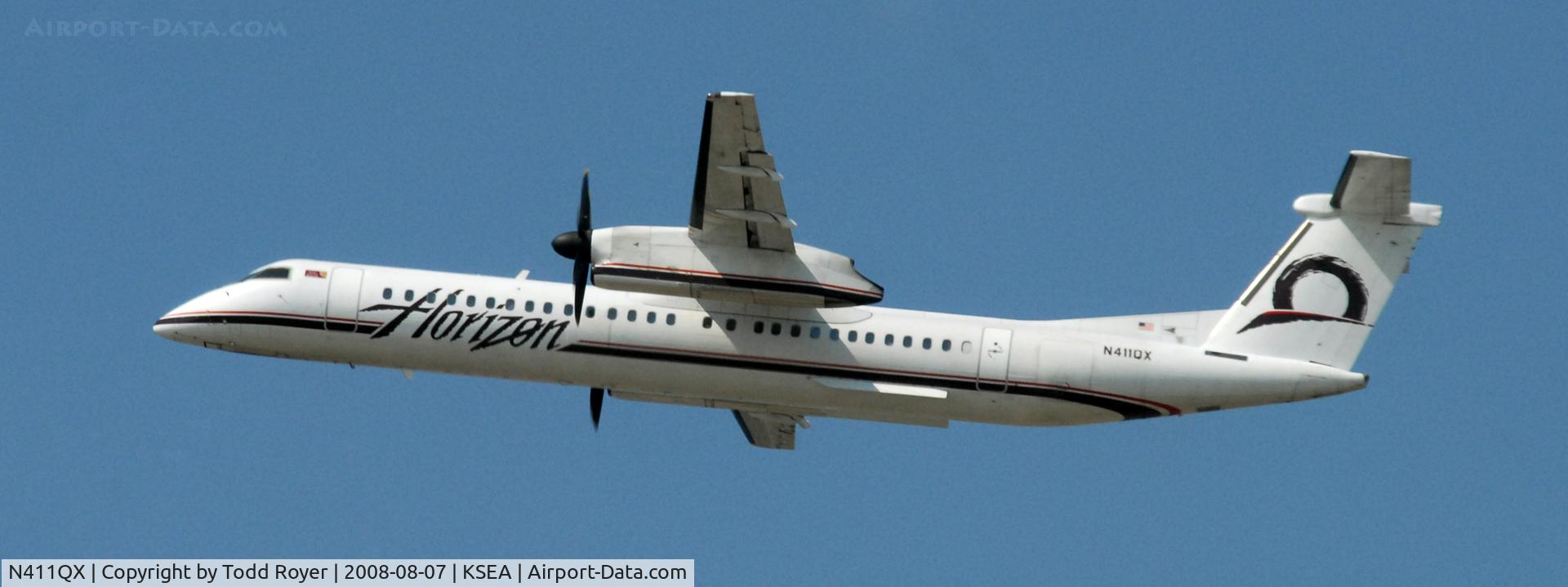 N411QX, 2001 Bombardier DHC-8-402 Dash 8 C/N 4055, Departing SEA on 16L