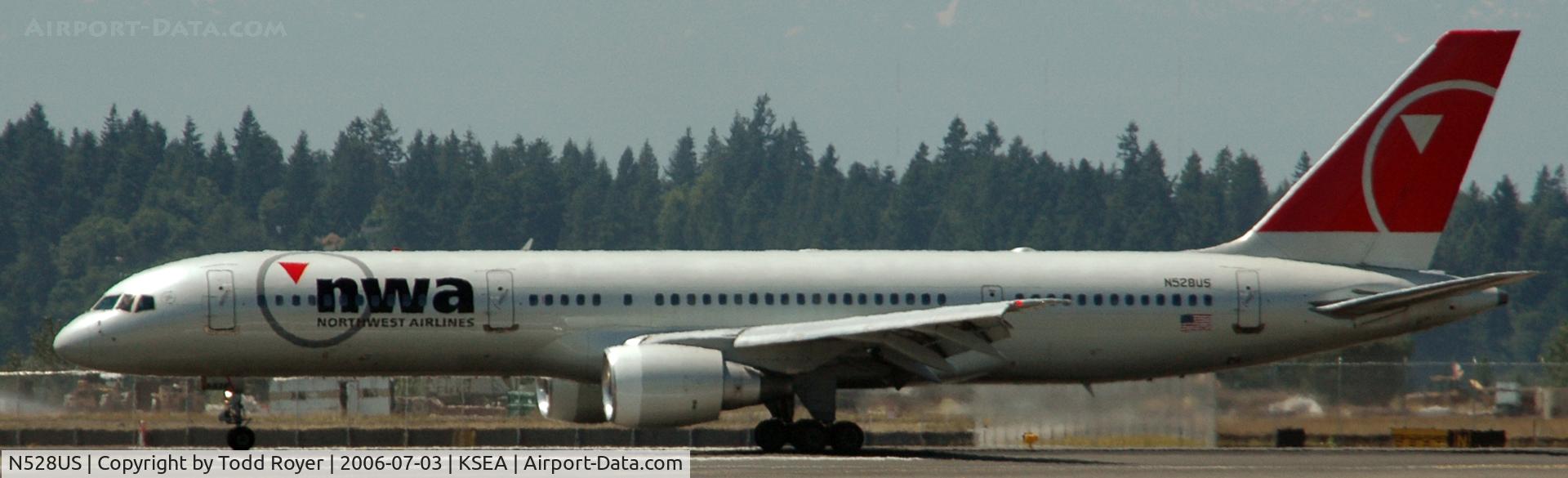 N528US, 1987 Boeing 757-251 C/N 23843, Landing Runway 16C at SEA