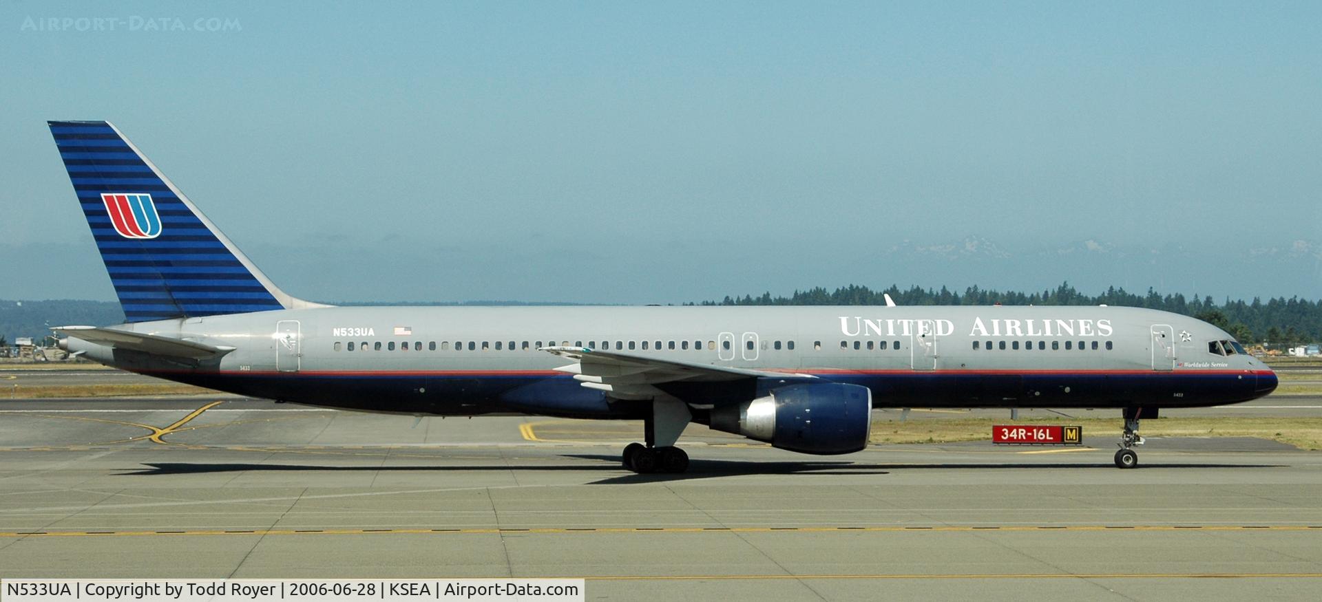 N533UA, 1991 Boeing 757-222 C/N 25073, Taxi to gate