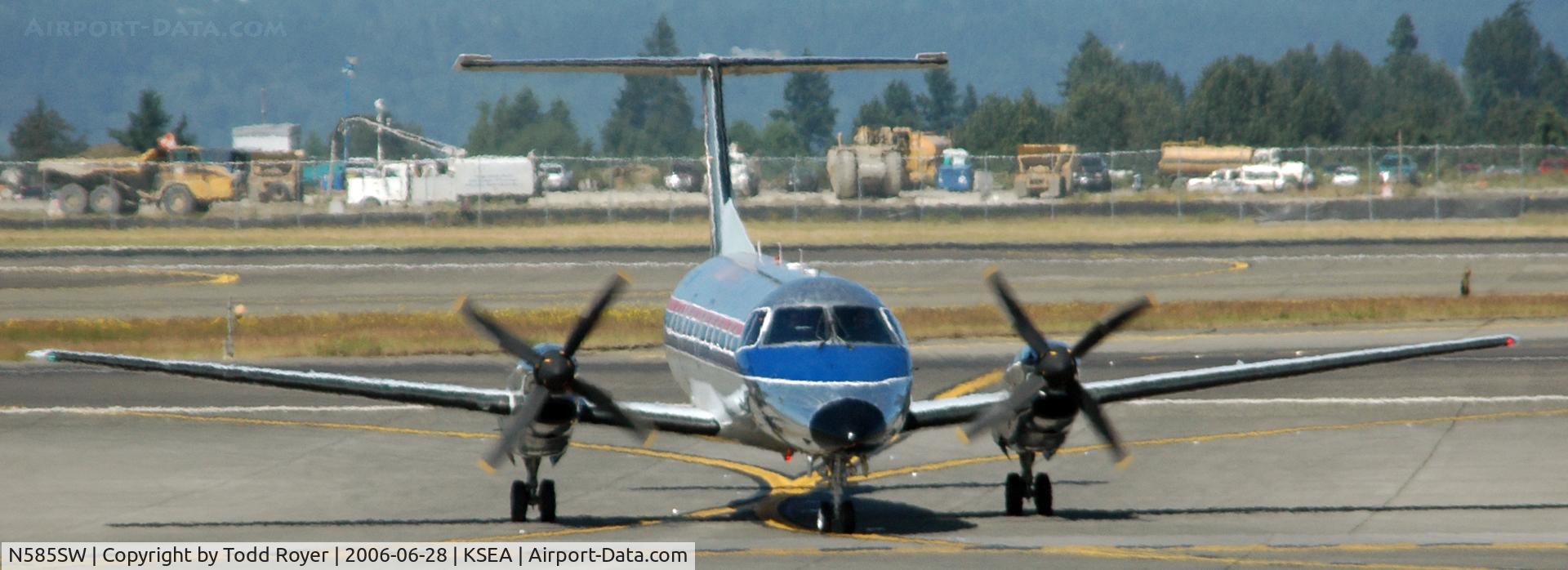 N585SW, 1999 Embraer EMB-120ER Brasilia C/N 120353, Taxi to gate