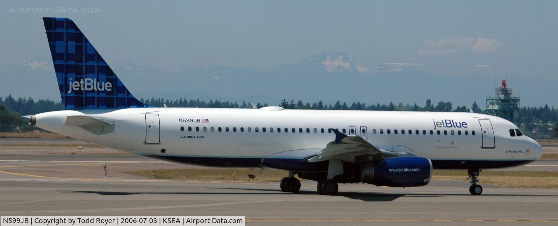 N599JB, 2004 Airbus A320-232 C/N 2336, Taxi for departure