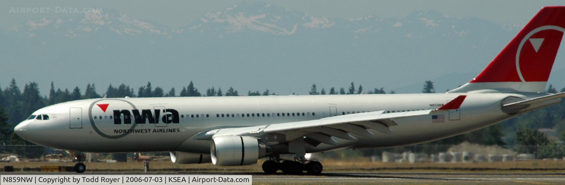 N859NW, 2006 Airbus A330-223 C/N 0722, Landing Runway 16C at SEA