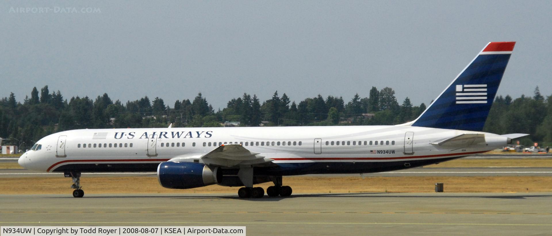 N934UW, 1993 Boeing 757-2B7 C/N 27200, Taxi to gate