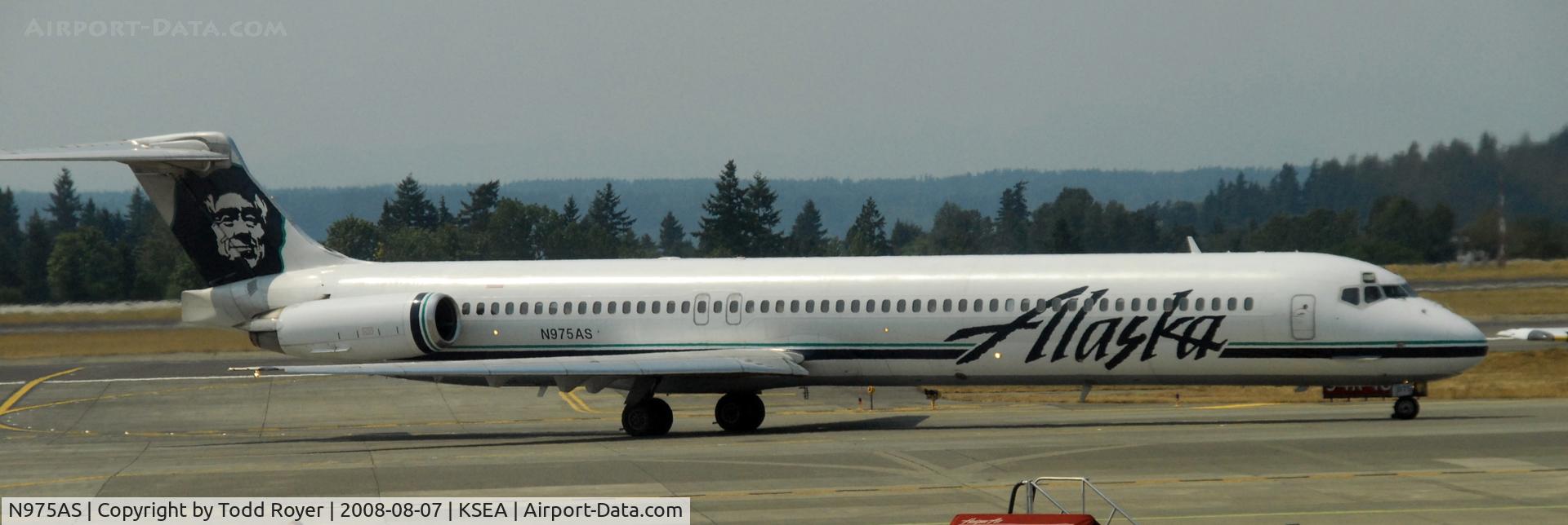 N975AS, 1994 McDonnell Douglas MD-83 (DC-9-83) C/N 53451, Taxi to gate