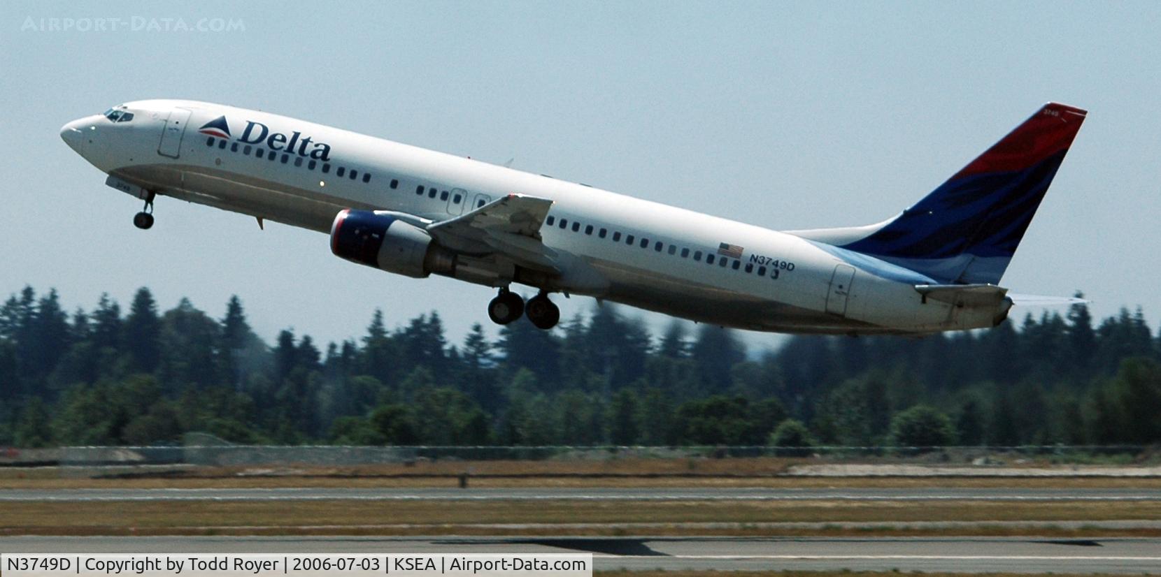 N3749D, 2001 Boeing 737-832 C/N 30490, Departing SEA on 16L