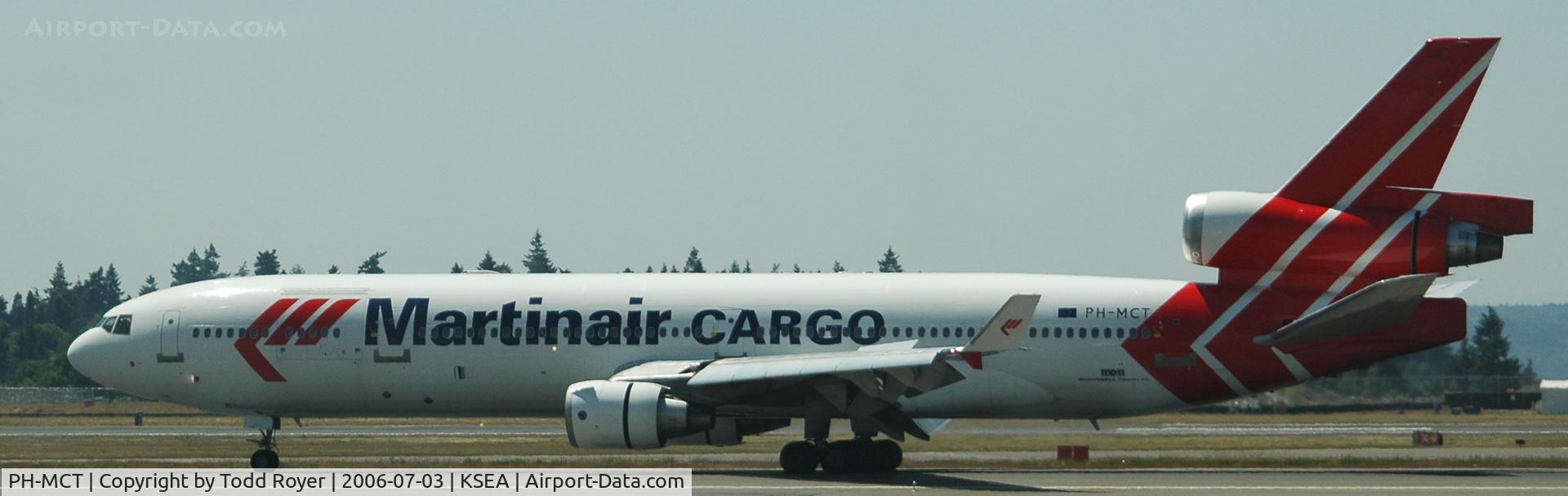 PH-MCT, 1995 McDonnell Douglas MD-11F C/N 48629, Landing Runway 16L at SEA