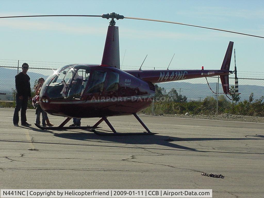 N441NC, 2005 Robinson R44 II C/N 10621, Loading up for flight at Cable Air Show