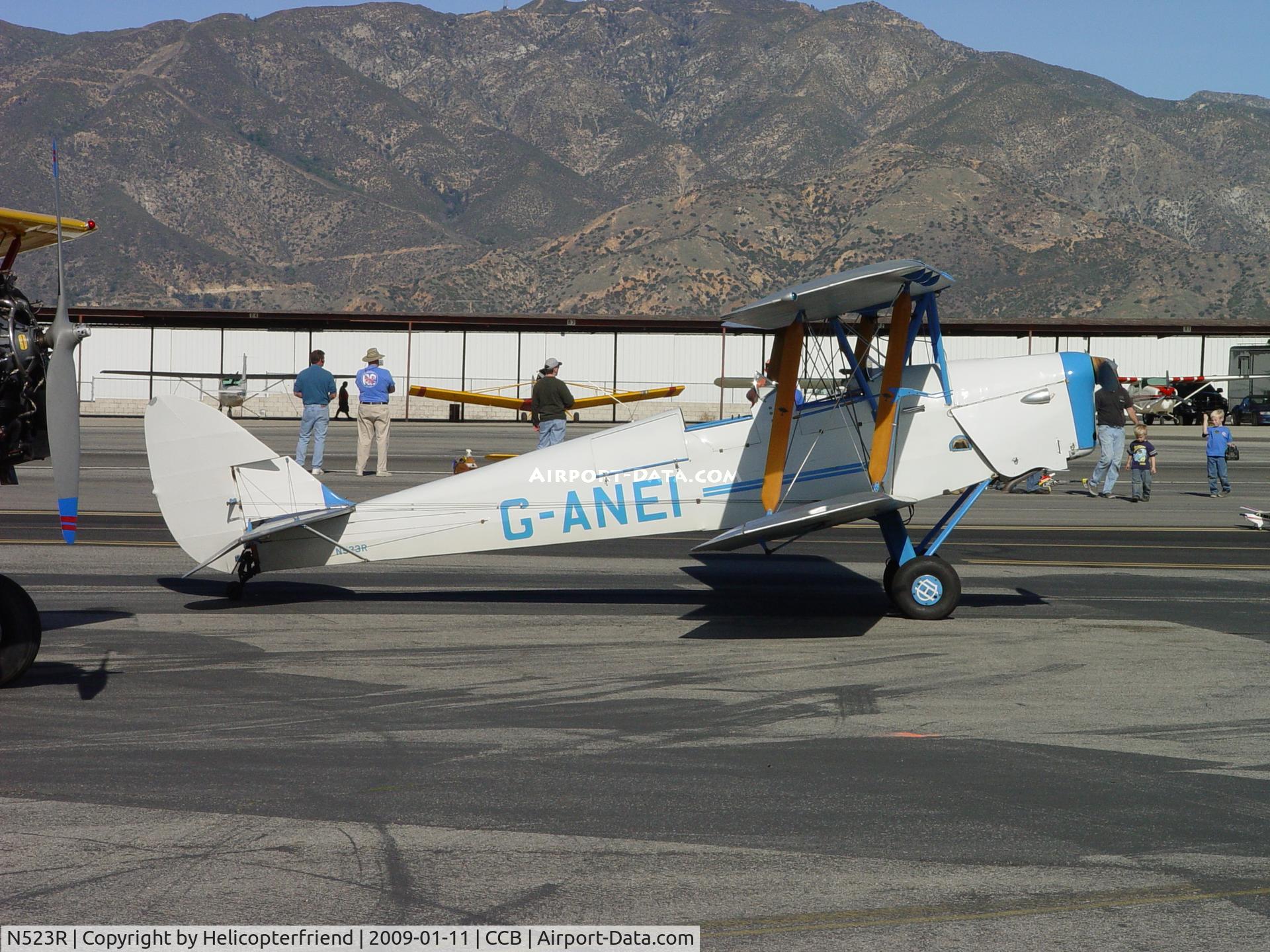 N523R, 1940 De Havilland DH-82A Tiger Moth II Tiger Moth II C/N 82960, Waiting to go fly
